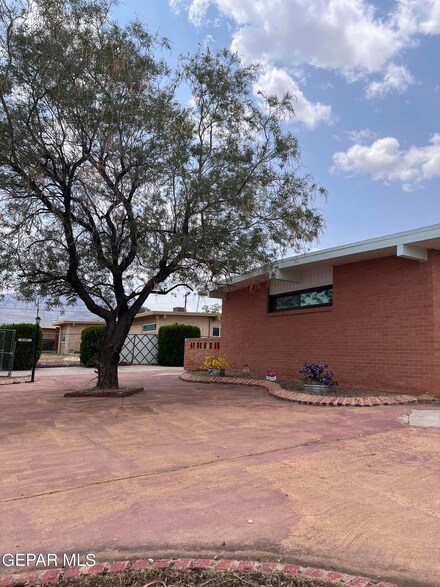5107 Wally Dr, El Paso, TX 79924