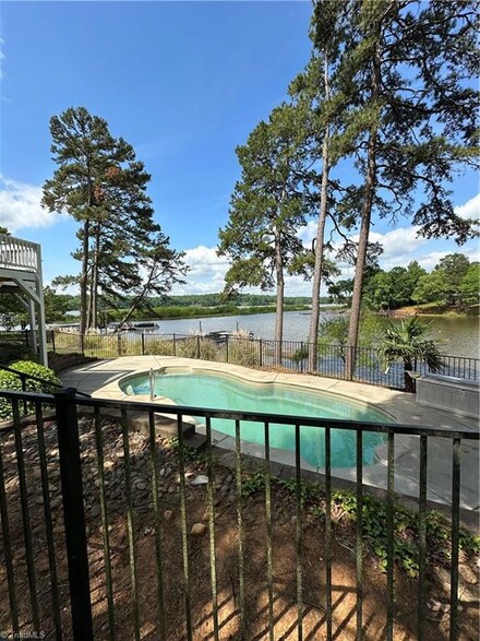 144 Golden Eagle Ln, Lexington, NC 27292