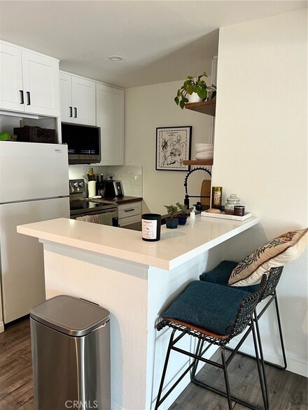 21800 Schoenborn St Unit 256, Canoga Park, CA 91304
