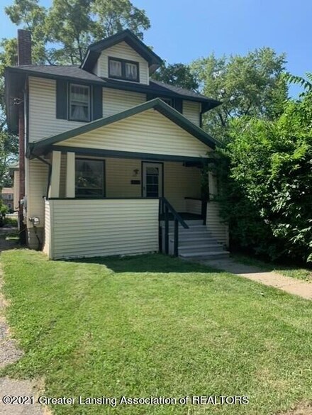 221 Lahoma St, Lansing, MI 48915