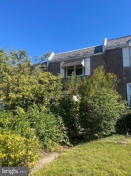 12 Southridge Rd, Darby, PA 19023