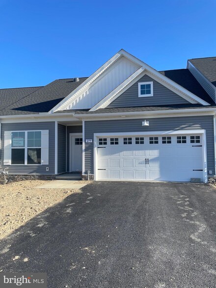 279 Ridgeview Ln Unit 49, Hanover, PA 17331