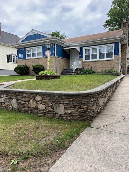 197 Enfield Ave, Providence, RI 02908