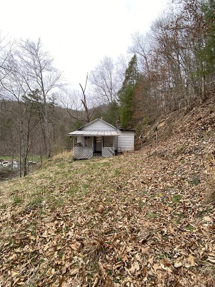 161 Daniels Rd, Bandy, VA 24602