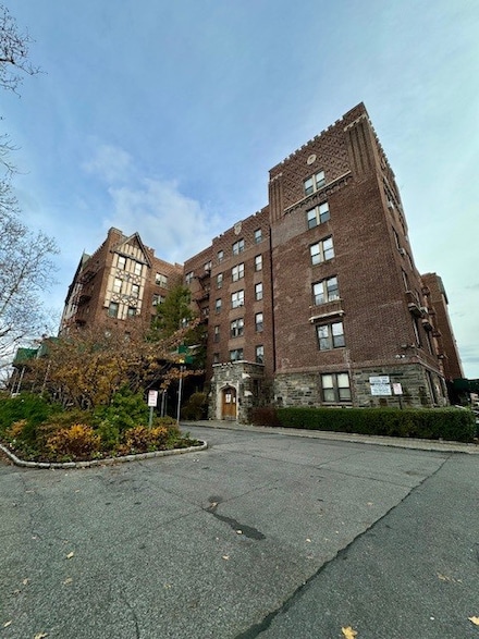 7 Sherwood Terrace Unit 2E, Yonkers, NY 10704