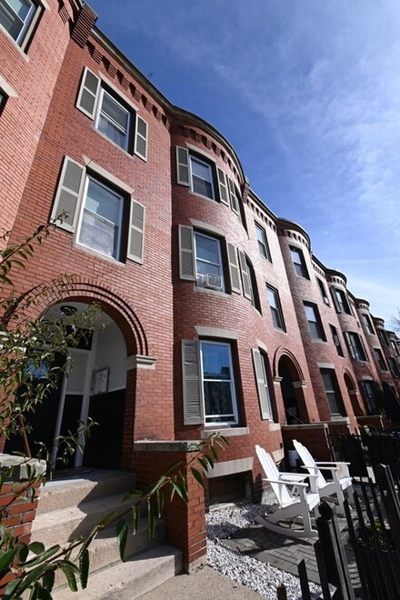 64 Florida St, Dorchester Center, MA 02124