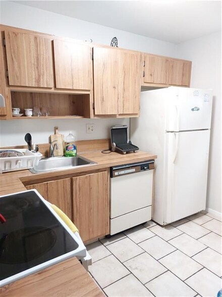 502 Gardens Dr Unit 104, Pompano Beach, FL 33069