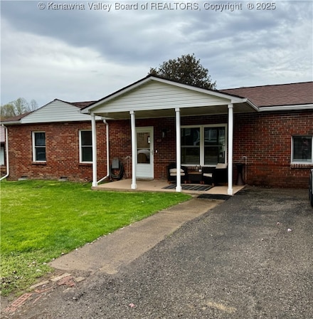 75 Cedar Ln, Madison, WV 25130