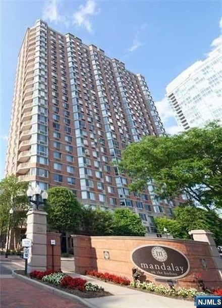 20 2nd St Unit 2002, Jersey City, NJ 07302