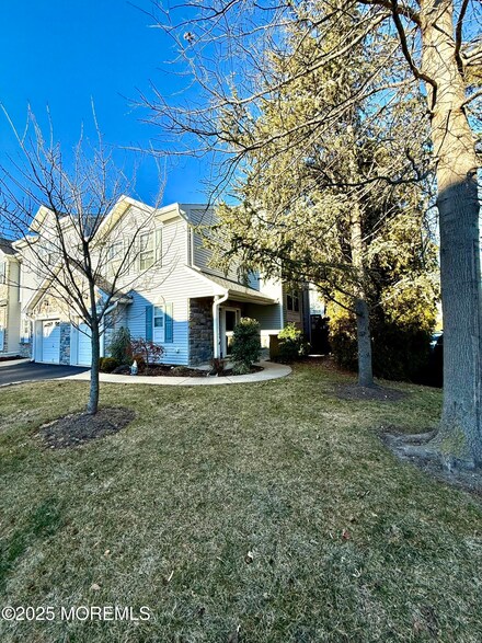 25 Hanna Ln, South Amboy, NJ 08879