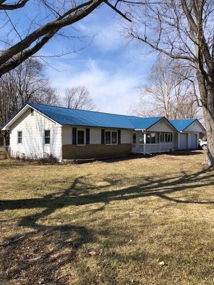 205 S 8th St, Cayuga, IN 47928