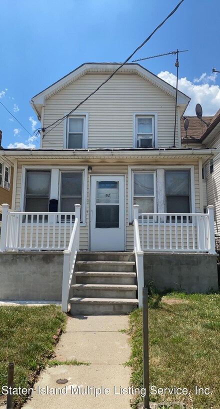 92 Lockman Ave, Staten Island, NY 10303