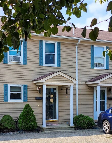 25 Sharon St Unit 6, Cranston, RI 02910
