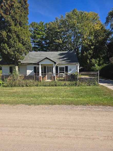 22211 Grandy St, Clinton Township, MI 48035