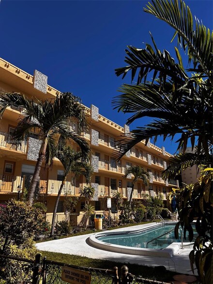 2145 Pierce St Unit 105, Hollywood, FL 33020