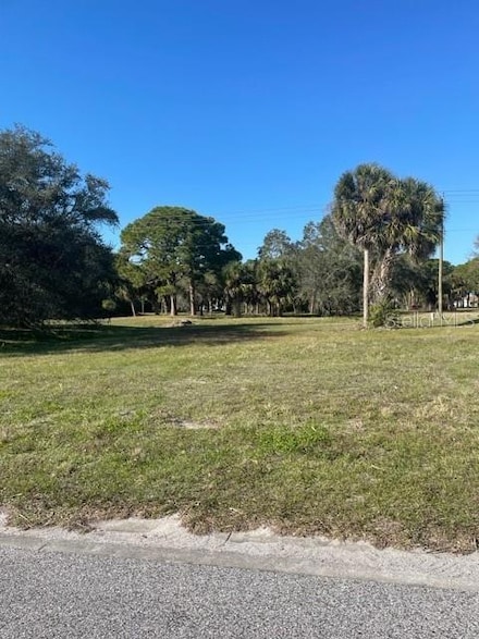 243 Annapolis Ln, Rotonda West, FL 33947