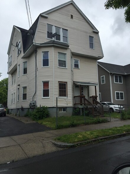 56-58 Chester St, Springfield, MA 01105