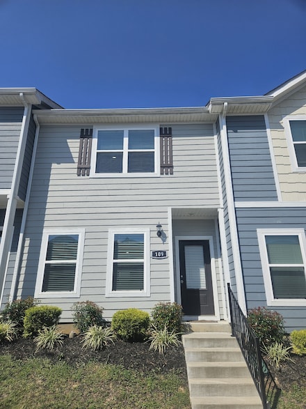 109 David Bolin Dr, La Vergne, TN 37086