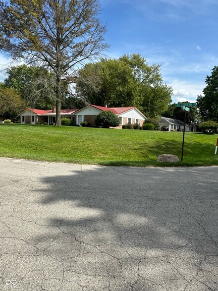101 Mill Stream Ln, Anderson, IN 46011