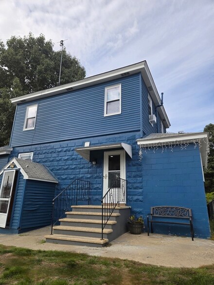 49 Cross Rd, Methuen, MA 01844