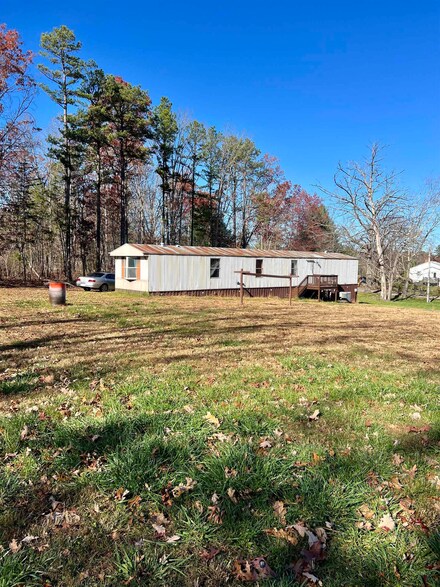 287 Mill Creek Ln, Stuarts Draft, VA 24477