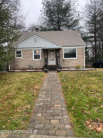 32 North Ave, Fanwood, NJ 07023