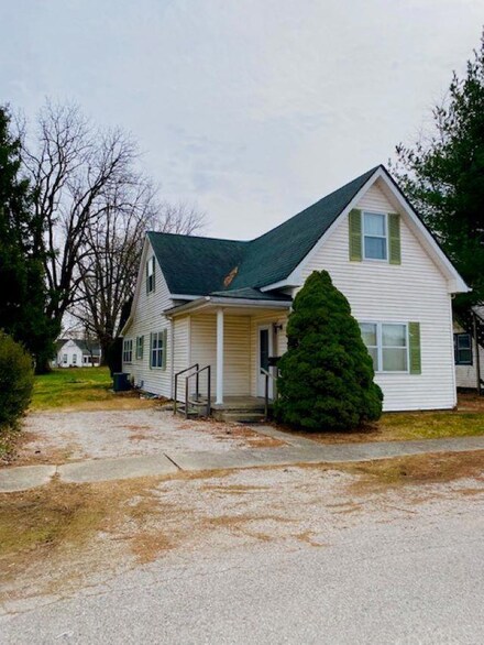 614 W Mississippi Ave, Mitchell, IN 47446