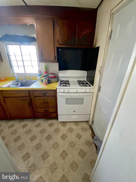 155 W Wishart St, Philadelphia, PA 19133