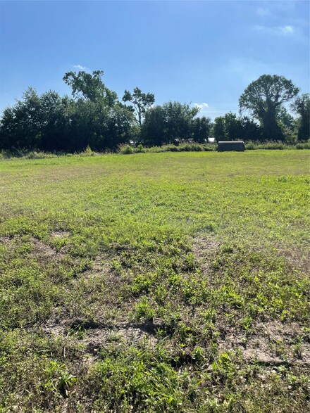 1410 Eisa Ct, Houston, TX 77067