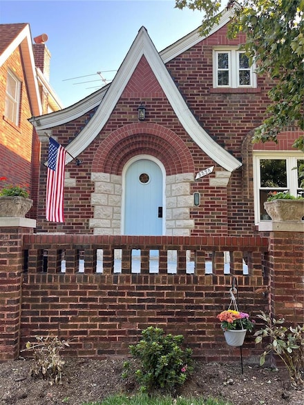 5528 Delor St, Saint Louis, MO 63109