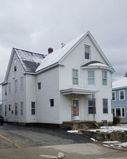 8 Liscomb St, Worcester, MA 01604
