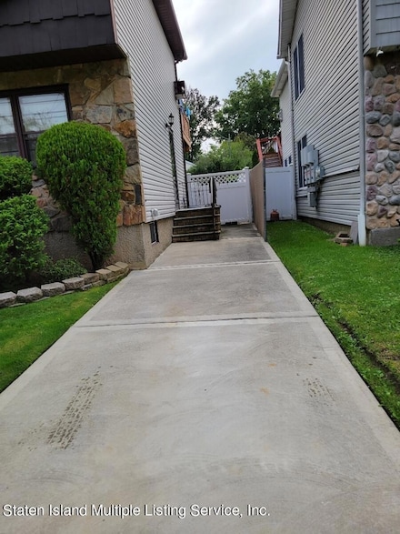 370 Arden Ave, Staten Island, NY 10312