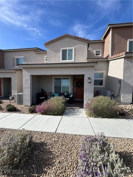 6218 Rathbone St, Las Vegas, NV 89166