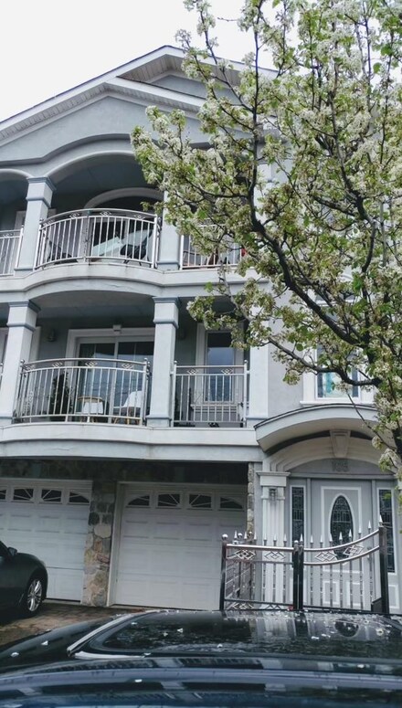 105 Nelson Ave Unit 1, Jersey City, NJ 07307
