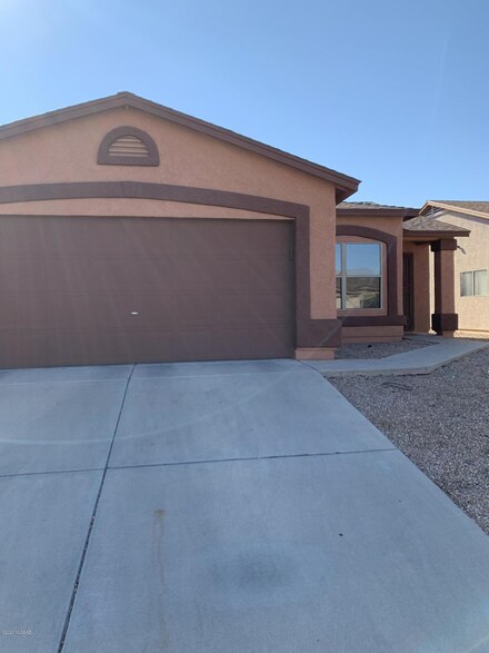 7866 E Rhiannon Dr, Tucson, AZ 85730