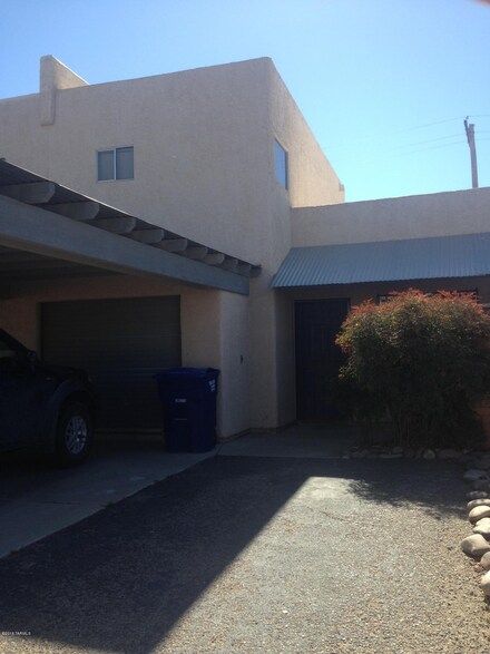 2827 N Adelaide Place, Tucson, AZ 85719