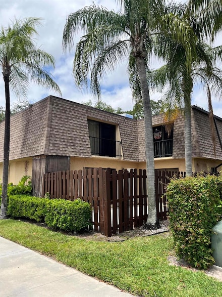 4204 Waterview Cir, Palm Springs, FL 33461