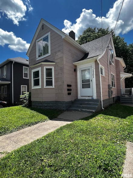 1701 2nd St, Moline, IL 61265