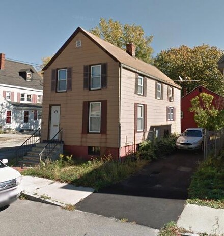 29 Lowell St, Portland, ME 04102