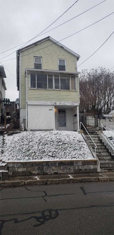 1311 8th Ave, Natrona Heights, PA 15065