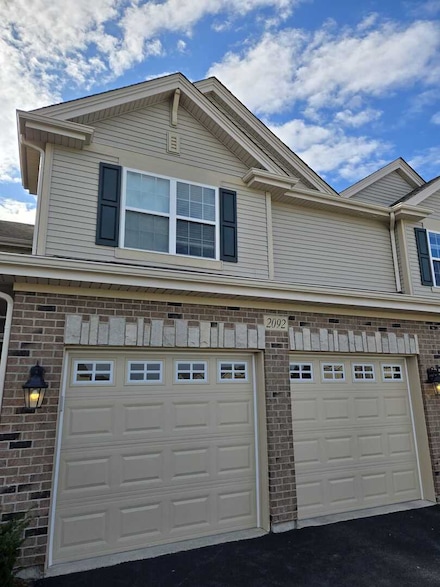 2092 Canyon Creek Ct, Aurora, IL 60503