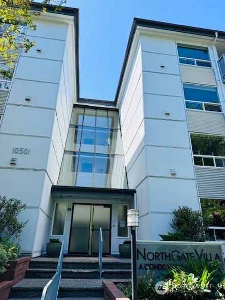 10501 8th Ave NE Unit 206, Seattle, WA 98125