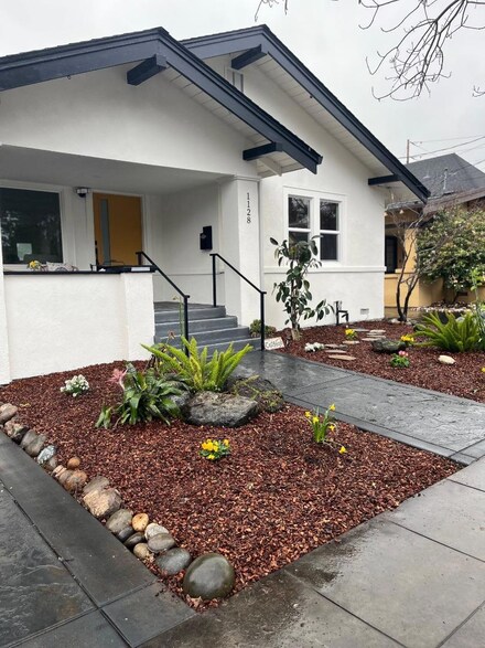 1128 High St, Palo Alto, CA 94301