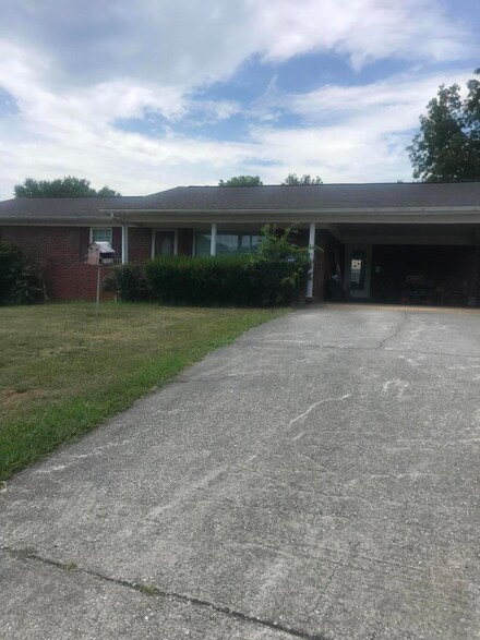 310 Hickory St, Bean Station, TN 37708