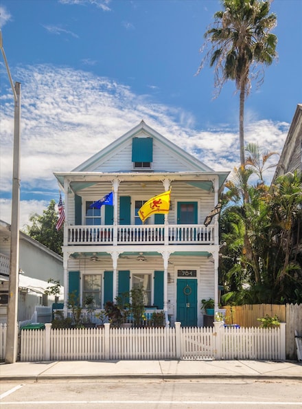 704 Caroline St, Key West, FL 33040