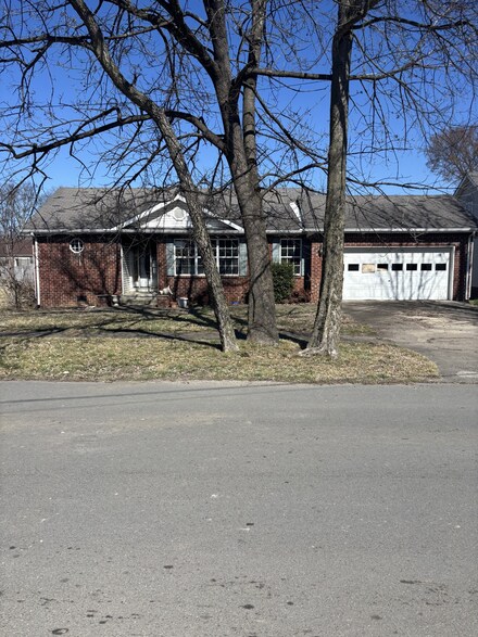 139 Iris Dr, Hendersonville, TN 37075