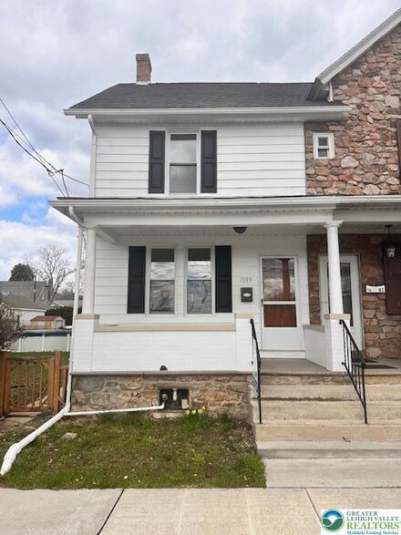 1589 Main St, Hellertown, PA 18055