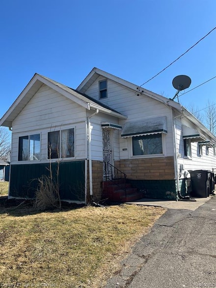 766 E Bundy Ave, Flint, MI 48505