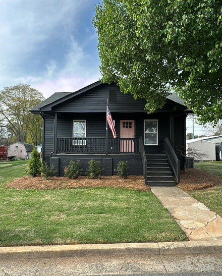 114 Live Oak Dr, Belmont, NC 28012