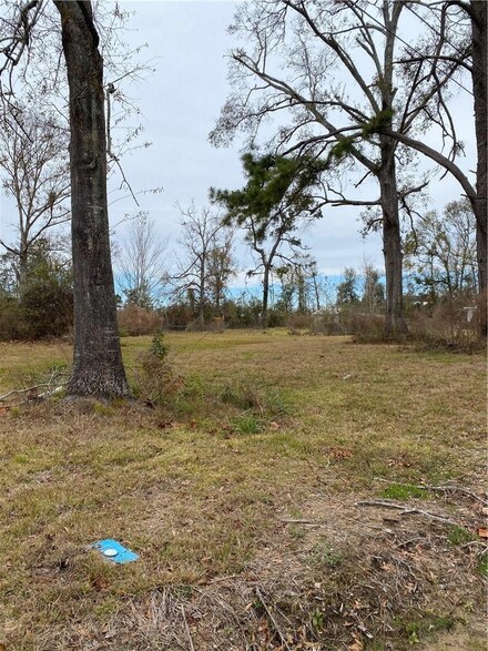 240 Jones Rd, Lake Charles, LA 70611